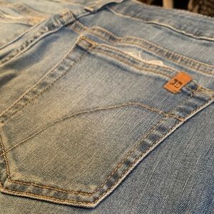Joe’s Jeans 29